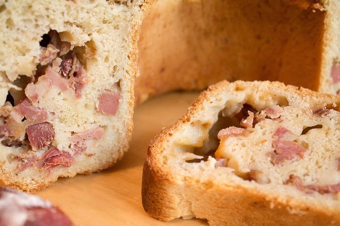 Święcelnik - śląski chleb nadziewany wędzonką: przepis nie tylko na Wielkanoc