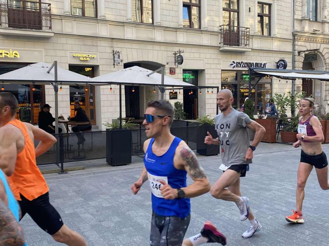 Rossmann Run 2025. Tłumy biegaczy wzięły udział w biegu ulicą Piotrkowską