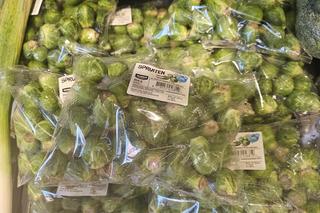 Ceny warzyw i owoców na targu w Amsterdamie