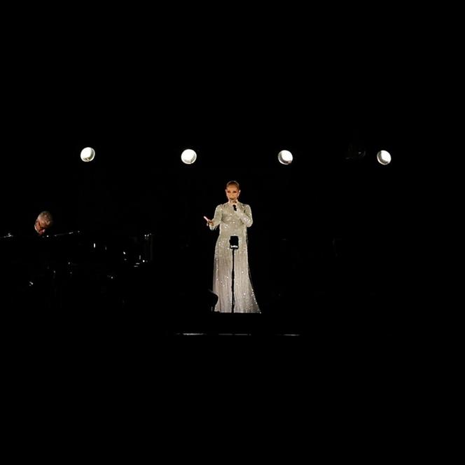 Celine Dion w Paryżu dała show mimo ciężkiej choroby