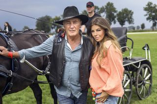 Karol Strasburger boi się o córke