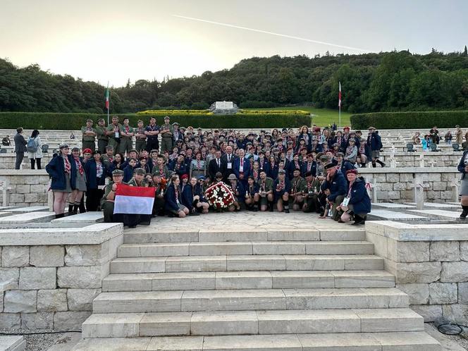 Delegacja województwa pod Monte Cassino. To było hołd złożony bohaterom