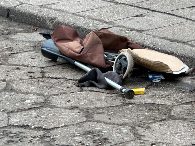 Cofał mercedesem, potrącił kobietę. Dramat na Mokotowie