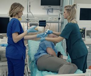 Szpital św. Anny, odcinek 4: Kaja Piotrowska (Ada Szczepaniak), Zosia Konecka (Julia Kamińska)