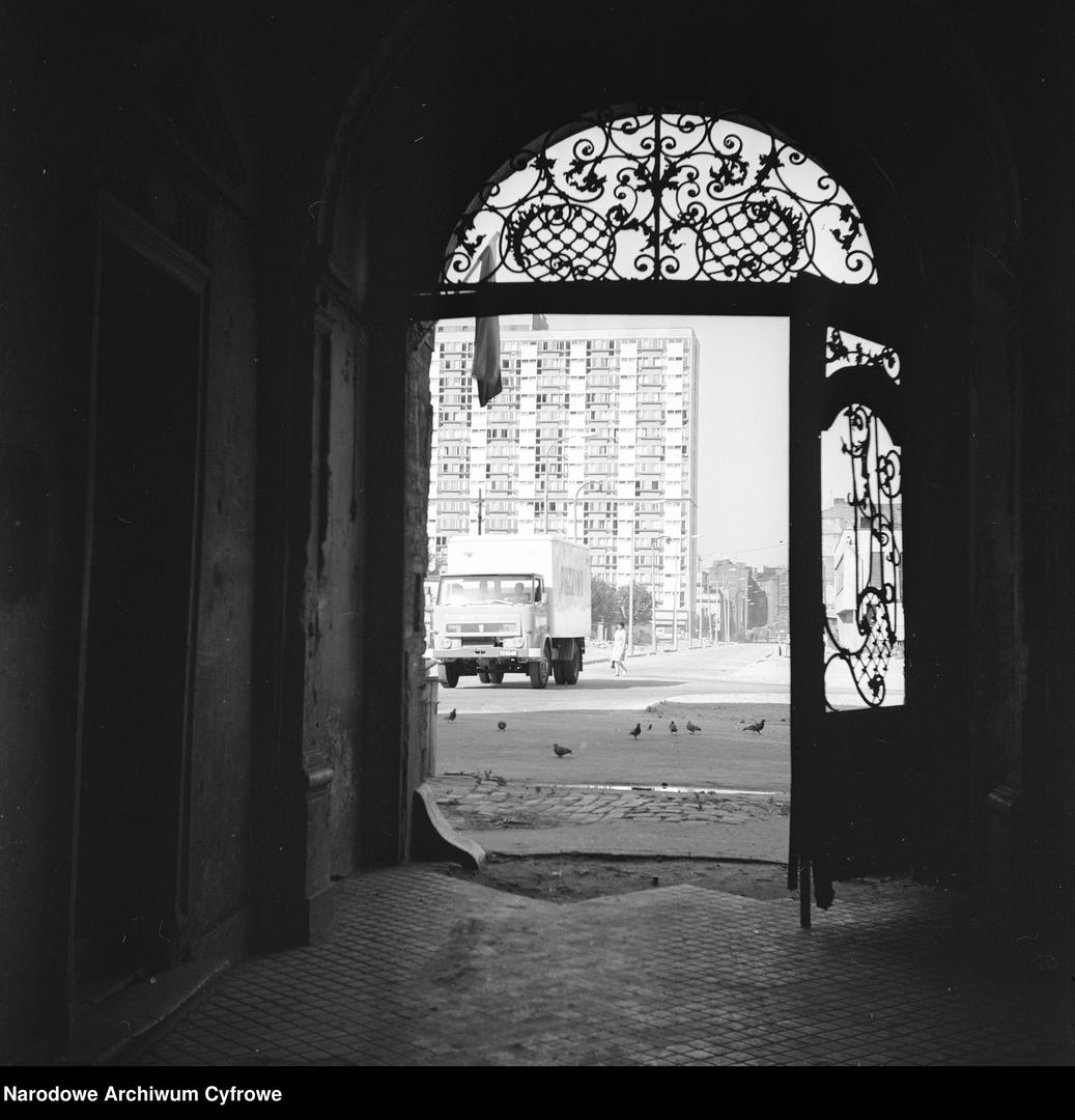 Osiedle Za Żelazną Bramą w Warszawie - stare zdjęcia. Jak wyglądało dawniej, w PRL-u?