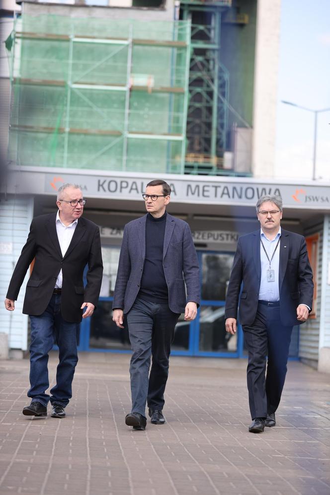 Premier Mateusz Morawiecki przed kopalnią w Zofiówce [GALERIA]