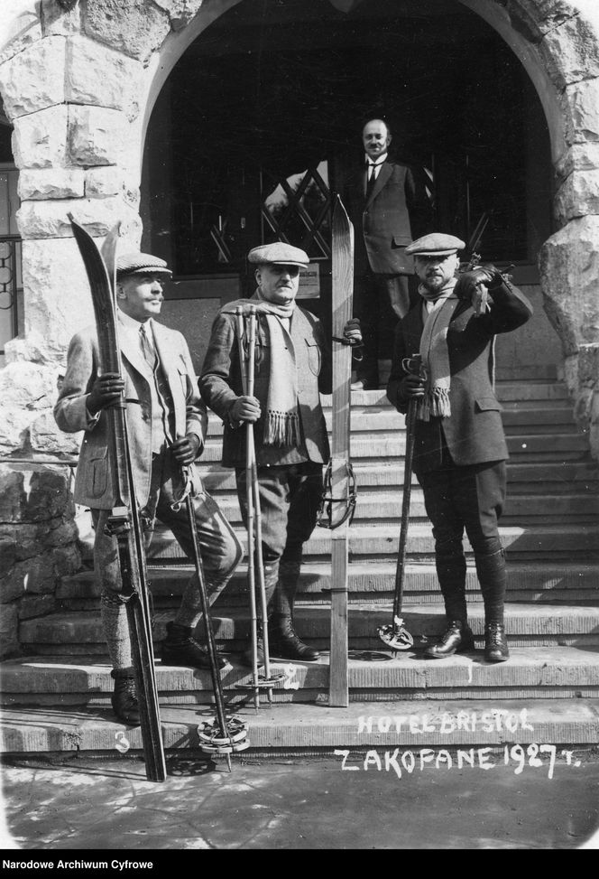 Hotel Bristol przed wojną. Bywały tu elity