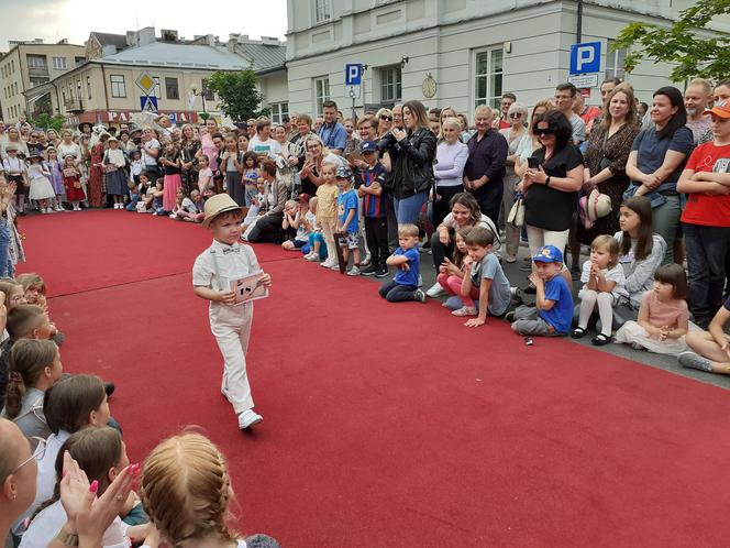 Siedlczanie mogli wsiąść w wehikuł czasu i zobaczyć ulicę Pułaskiego - Piękną sprzed stu lat