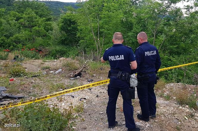 Policjanci z Myślenic i Bochni uratowali pechowego motocyklistę. Przeleżał w rowie pięć dni