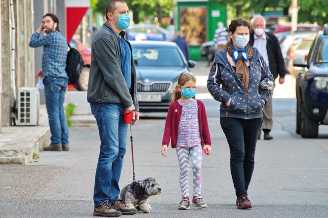 Więcej zachorowań. Więcej obostrzeń! Znów rekordy w statystyce