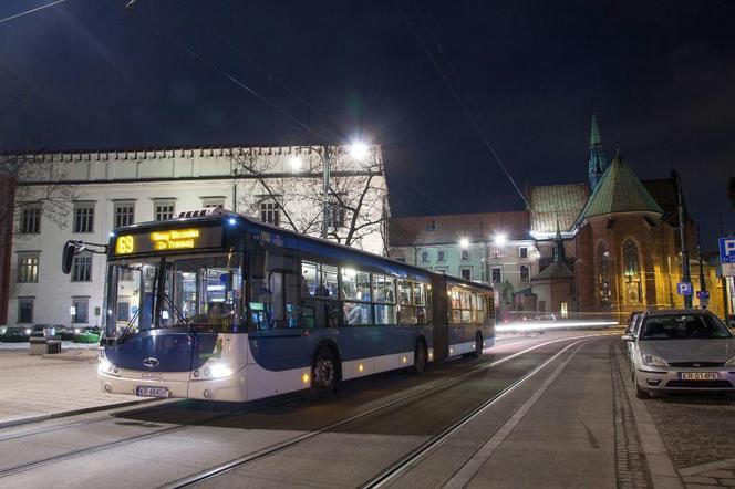 Sylwester 2018/2019 i Nowy Rok 2019 w Krakowie. Jak będą kursować tramwaje i autobusy? [INFORMATOR][zdjęcie poglądowe]