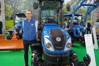 Agrotech 2023 w Targach Kielce. Zabytkowy pług i ciągnik w wersji mini na wystawie
