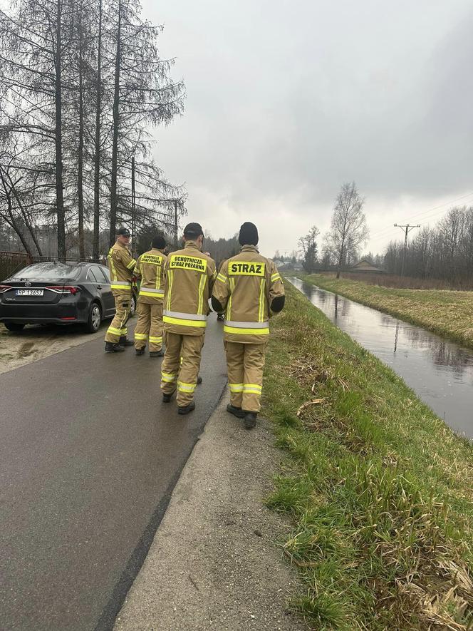 Tragiczny finał poszukiwań. Zwłoki dryfowały w rzece. Wyszedł z domu i wpadł do Barcówki?