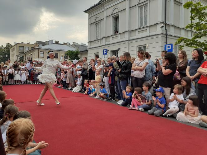 Siedlczanie mogli wsiąść w wehikuł czasu i zobaczyć ulicę Pułaskiego - Piękną sprzed stu lat