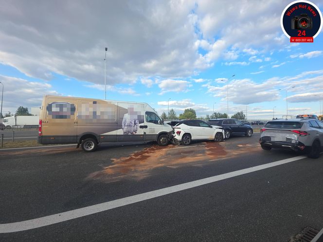 Zderzenie trzech aut na S2. Lądował śmigłowiec LPR