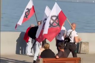 Marsz z nazistowskimi flagami w Gdyni. Trzech mężczyzn zatrzymanych
