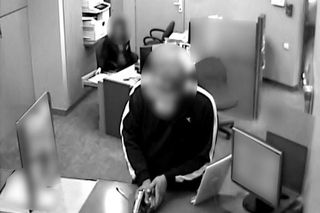 Zatrzymano sprawcę napadu na bank w Krakowie. Śledczy szukali go ponad 15 lat 