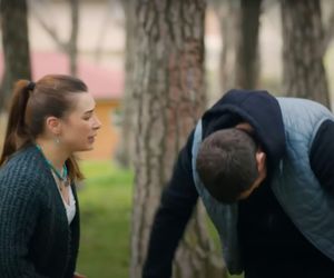 Zeynep będzie przetrzymywana przez porywacza, a Yildiz przyłapie Melis na rozmowie z przestępcą. Ghonul i Bulent zaczną odchodzić od zmysłów, a Ege trafi na trop.