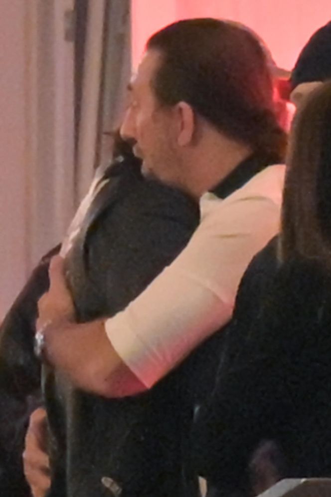 Niezła bibka Afryka Express. Obejrzeli razem odcinek, a potem poszli w tango. Iwan wyszedł ostatni