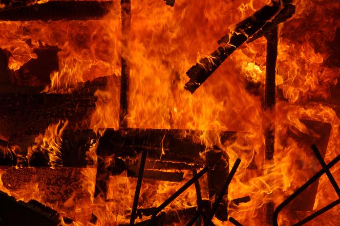 Pożar domu pod Siedlcami. 57-latek zginął w płomieniach