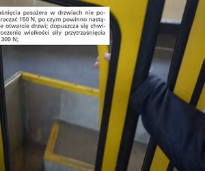 Tak ginął czterolatek przytrzaśnięty przez drzwi tramwaju w Warszawie. Rekonstrukcja wydarzeń