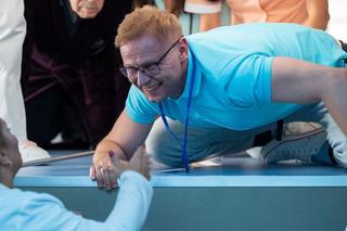 Na dobre i na złe odc. 872. Alina Fisher (Katarzyna Skrzynecka), rehabilitant Sylwester (Konrad Marszałek)