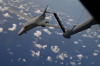 W odwetowym ataku na cele w Iraku i Syrii Amerykanie wykorzystali strategiczne bombowce B-1B Lancer