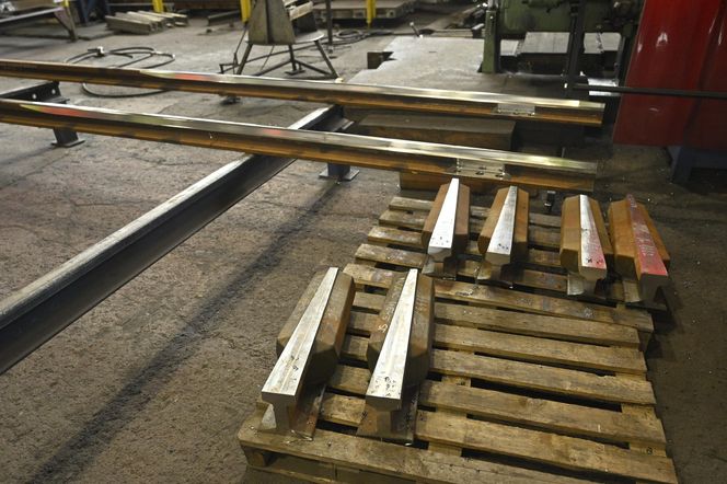 Kraków buduje Warszawie plac Zawiszy. Byliśmy w fabryce, gdzie powstanie 121 elementów wielkiej układanki