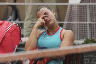 Aryna Sabalenka zalała się łzami po porażce w finale Roland Garros. Z trudem wydusiła te słowa
