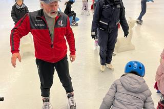 Panda na lubelskim lodowisku. Przyjechała z nią policja.