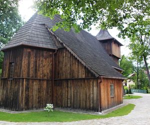 To dawna wieś szlachecka w Małopolsce. Kiedyś należała do zakonników z Krakowa