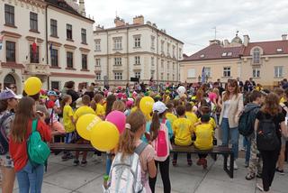 Dzień Dziecka na rzeszowskim Rynku z wielką pompą. Rycerze, zewnętrzny fortepian i pełno balonów!
