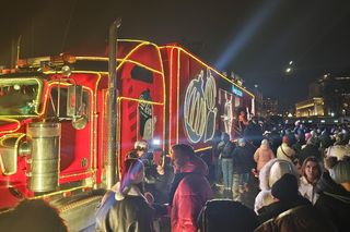 Tak prezentuje się świąteczna ciężarówka Coca-Coli. Wielki truck przyjechał do Wrocławia