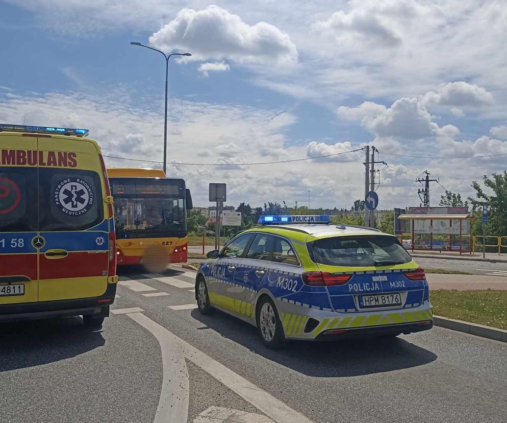 Gwałtowne hamowanie autobusu w Łomży! Dwie kobiety zostały zabrane do szpitala ZDJĘCIA