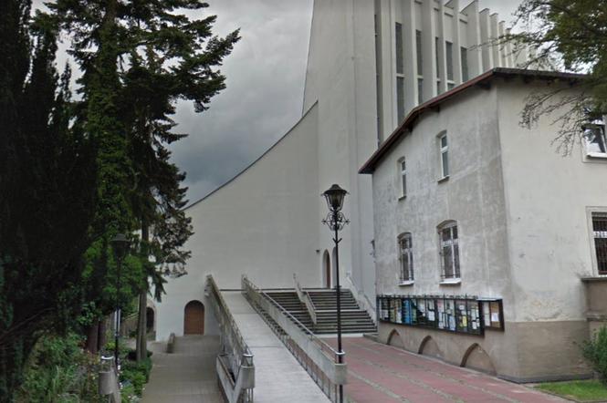 Szczecin: Kościół w kolorach LGBT? Zbeszczeszczona elewacja. Radny oskarża środkowisko LGBT