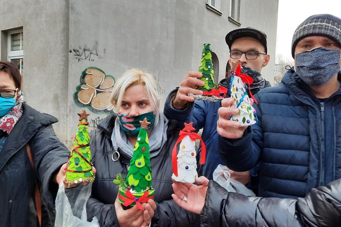 Choinki przygotowane przez podopiecznych Domu Tęcza