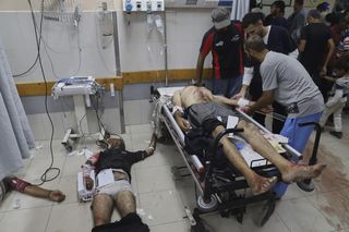 Strefa Gazy/ 74 zabitych w atakach Izraela, z czego 30 w nalocie na nadmorską kawiarnię.