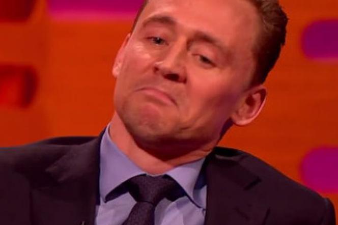 Tom Hiddleston naśladuje Roberta De Niro