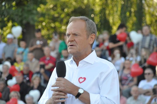 Donald Tusk ukarany. Komisja Etyki podjęła decyzję ws. słów o pajacu.