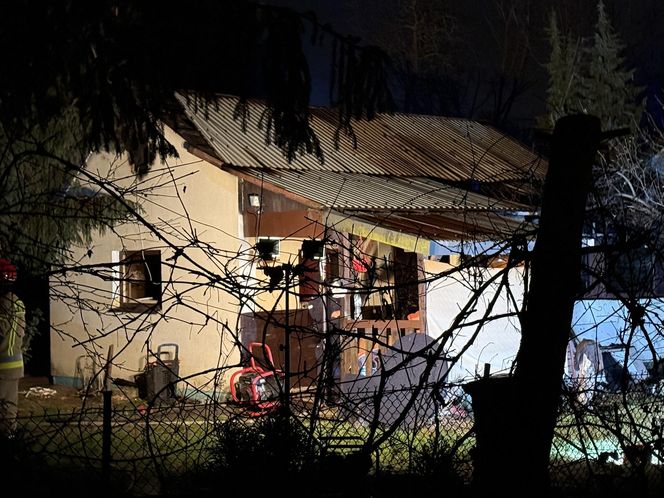 Zwęglone ciało człowieka w spalonym budynku. Tragiczny pożar w Warszawie