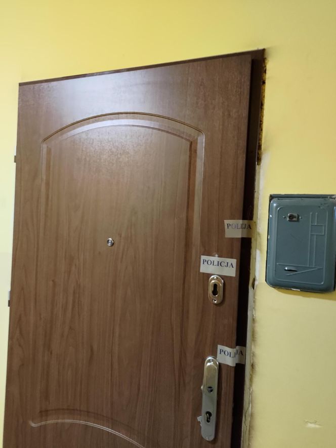 Brutalnie zakatował swoja matkę