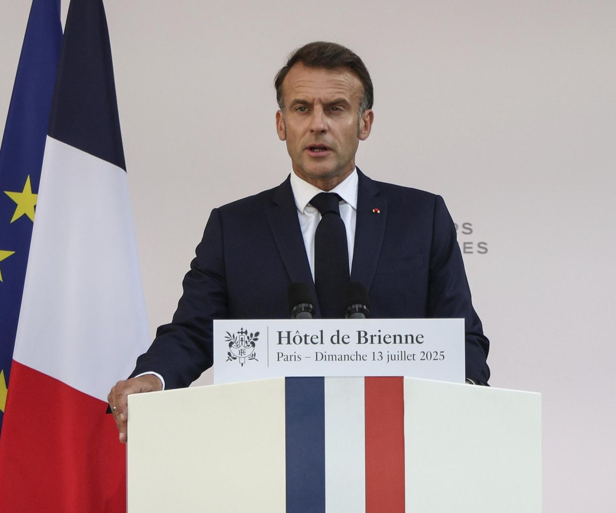 Macron o rosyjskim ataku dronowym na Polskę: „Potępiam to w najostrzejszych słowach”