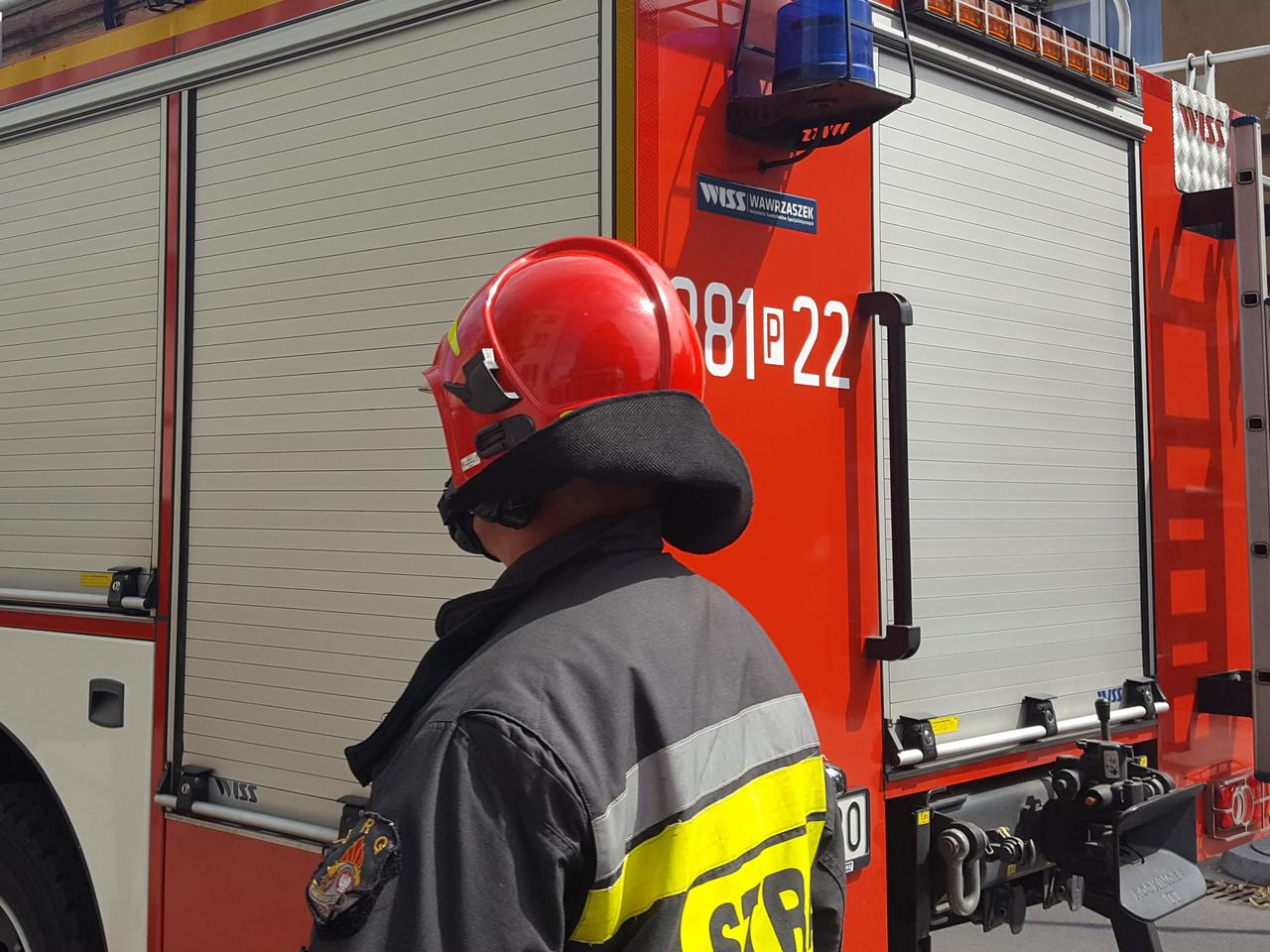 Płonie nielegalne składowisko chemikaliów w Kędzierzynie - Koźlu. Na miejscu 70 strażaków!