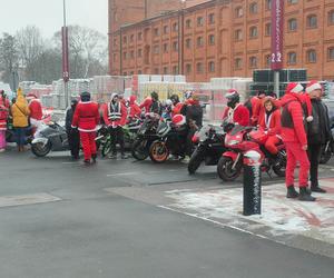 Mikołaje na motocyklach w Manufakturze. Finał corocznej akcji charytatywnej [ZDJĘCIA]