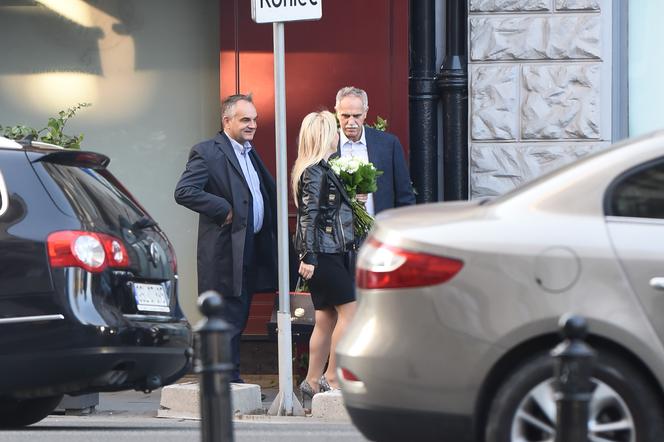 Pawlak wprowadza przyjaciółkę na salony