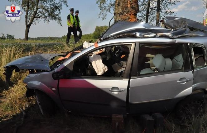 Lubelskie: 19-latek zginął na miejscu, z samochodu zostało niewiele