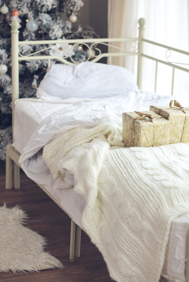 Zimowa sypialnia w stylu skandynawskim