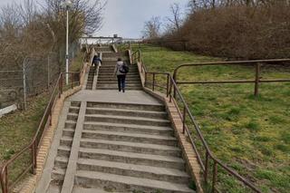 Nowe schody i lecznicza zieleń na Piaskach. Jak długo potrwają prace?