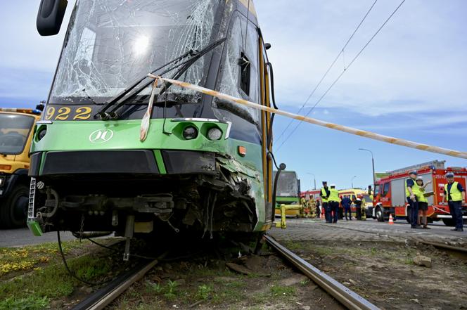 Dwa tramwaje zderzyły się 8 bm. na ul. Hetmańskiej w Poznaniu. Poszkodowanych zostało 15 osób. Jedna jest w stanie ciężkim