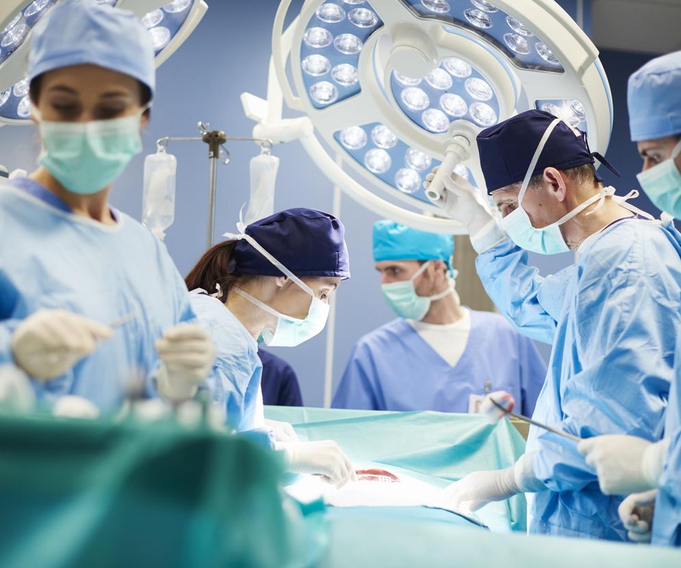 Lekarze z Sieradza usunęli ogromnego guza. Nowotwór miał pół metra i ważył 6 kg 